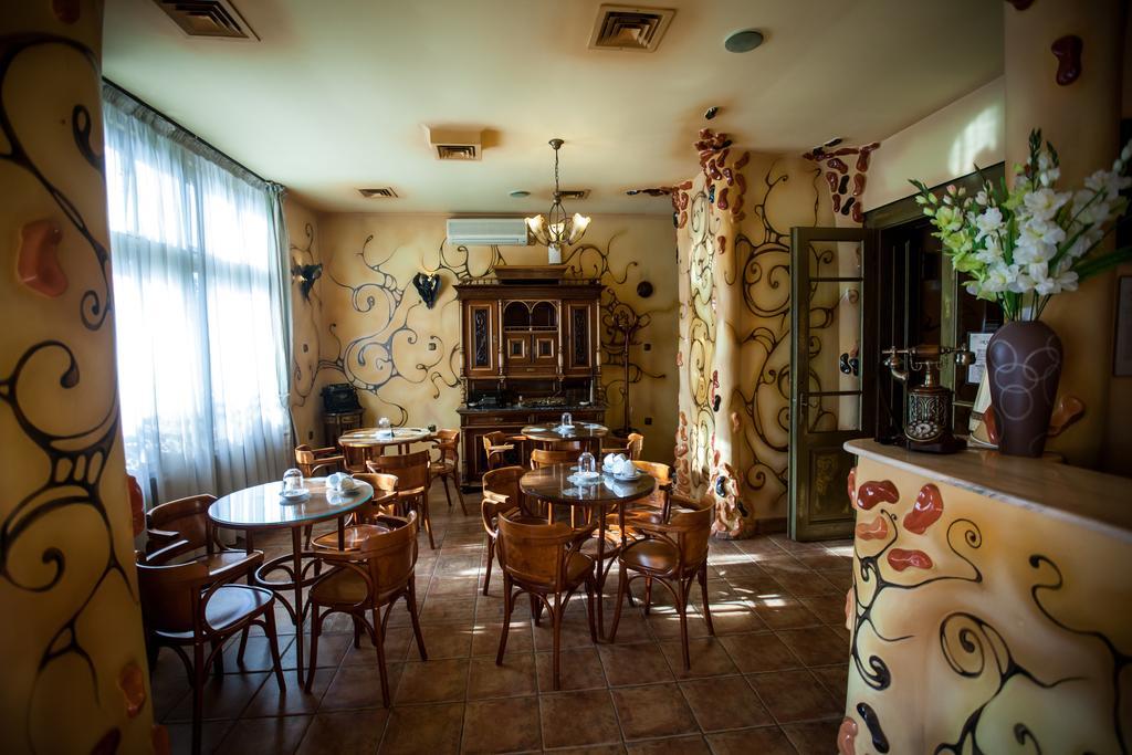 Deja Vu Guesthouse Cluj-Napoca Luaran gambar